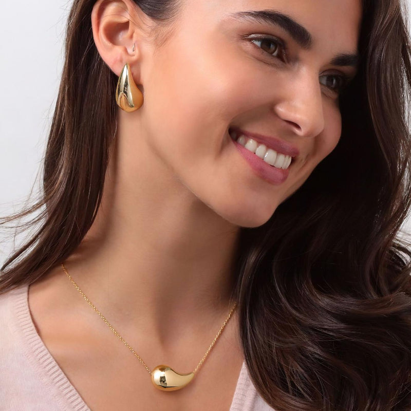 cercei in forma de lacrima placati cu aur 