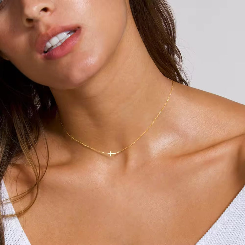 colier pandantiv cruce rezistent la purtare placat cu aur 18K pvd